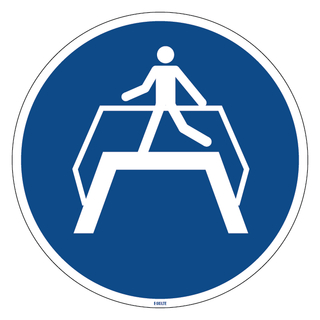 M023 Anvend gangbro skilt